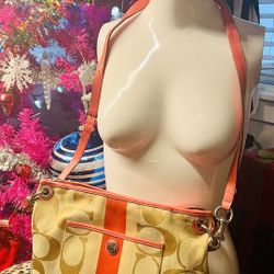 AUTHENTIC COACH BAG NWOT