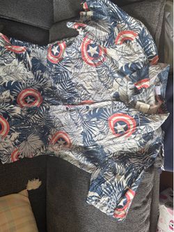 Marvel Captain America Shield Tropical Hawaiian Shirt Men's L Resort wear Vacation