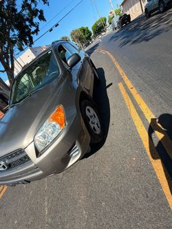 Toyota RAV4 SUV Silver Gray