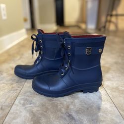 Hilfiger Navy Blue Rain Boots, size-6M. Brand-Tommy Hilfiger