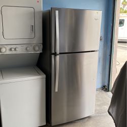Whirlpool Stainless Steel Refrigerator With Top Freezer