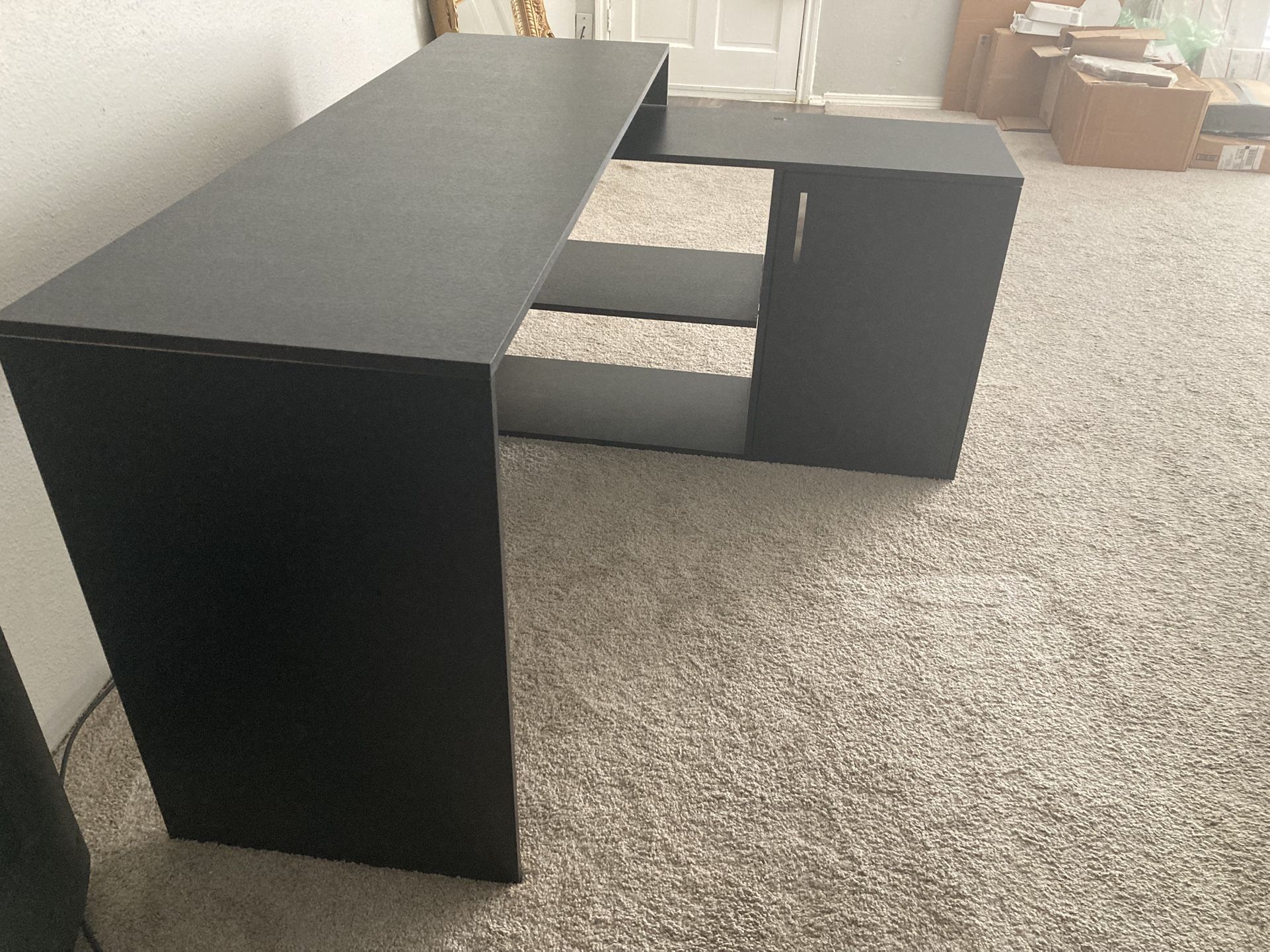 L Shaped Computer Desk- Pickup Only 