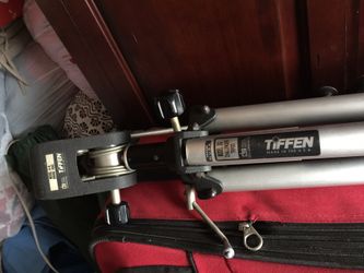 Tiffani Model DG Challenger Tri-Pod