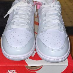 Women’s Nike Dunks