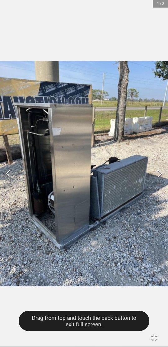 ARCTIC TEMP ICE MACHINE 2000 LBS