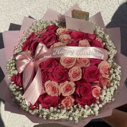 50 Count Bouquet With Baby’s Breath/ Ramo De 50 Con El Aliento Del Bebé