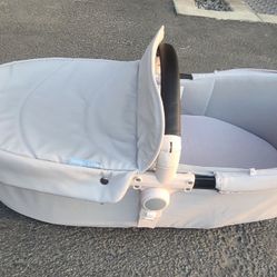 Hot Mom Bassinet/ Carry-on Cot 
