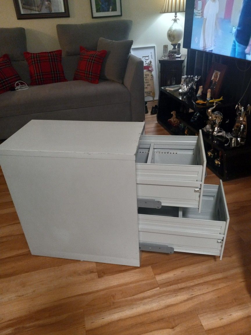 METAL FILING CABINET WITH 2 DRAWERS