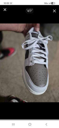 Mens Dunks Size 10.. $70
