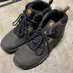 Like New Mens Columbia Hiking Boots Size 12