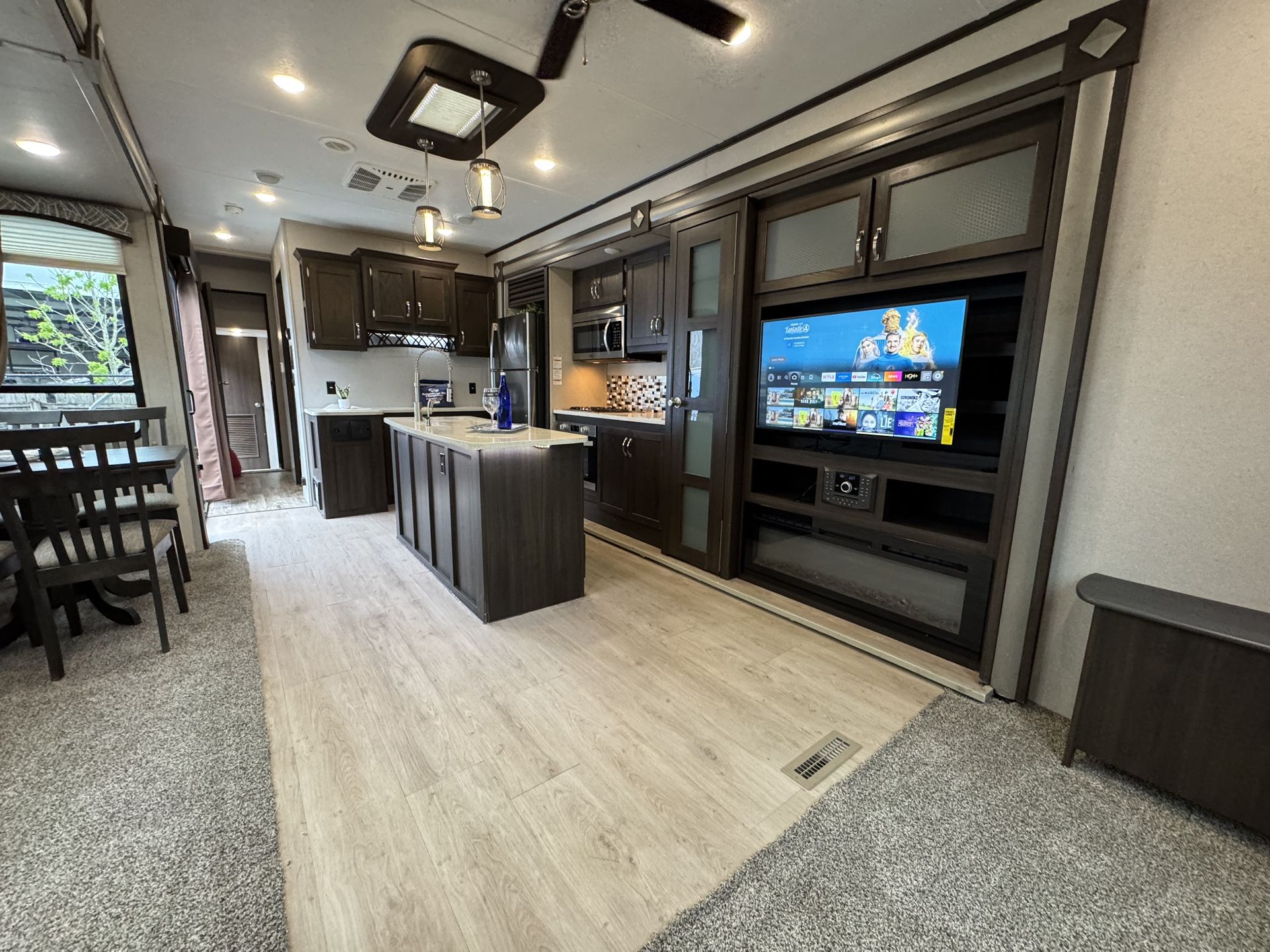 2019 Keystone Residence 40Loft