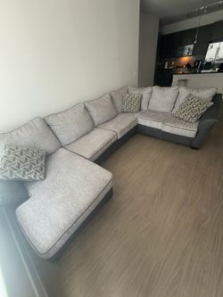 Large Gray Sectional Sofa – Excellent Condition – Must Sell!