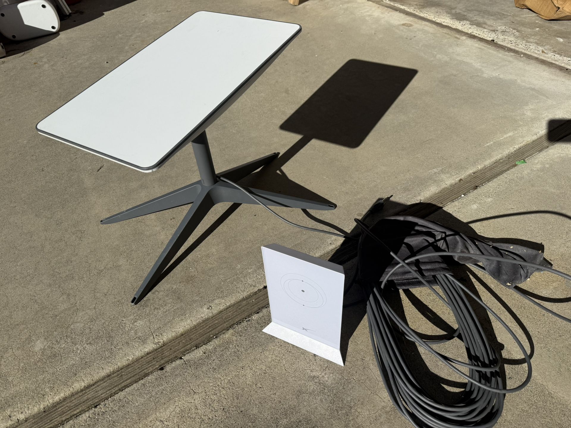 Starlink V2 Satellite Dish Kit with Router - UTA-212 & UTR-211