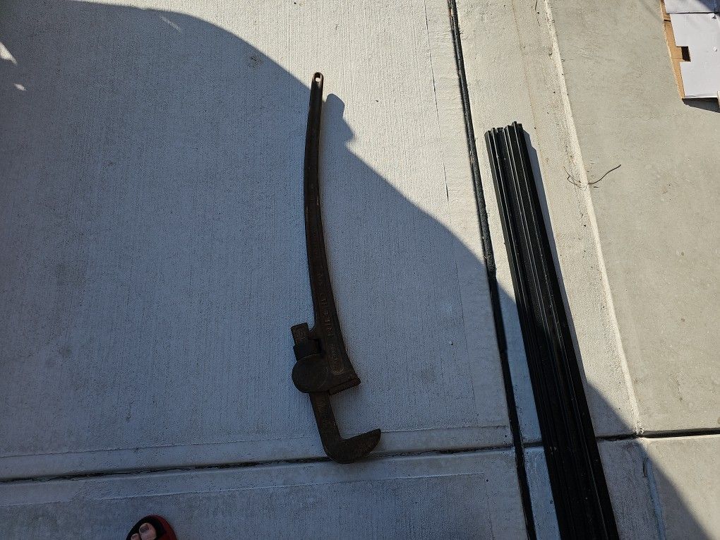 Big Pipe Wrench