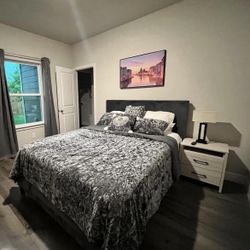 Queen Bed And Mattress Execellent Condo As