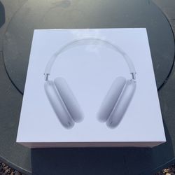 Airpod Maxes 