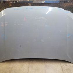 2022 - 25 - AUDI Q4 - HOOD