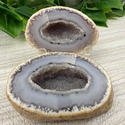 Sparkly Crystal Agate Geode 
