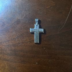 STAINLESS STEEL ROUND BOX CHAIN SILVER CROSS PENDANT