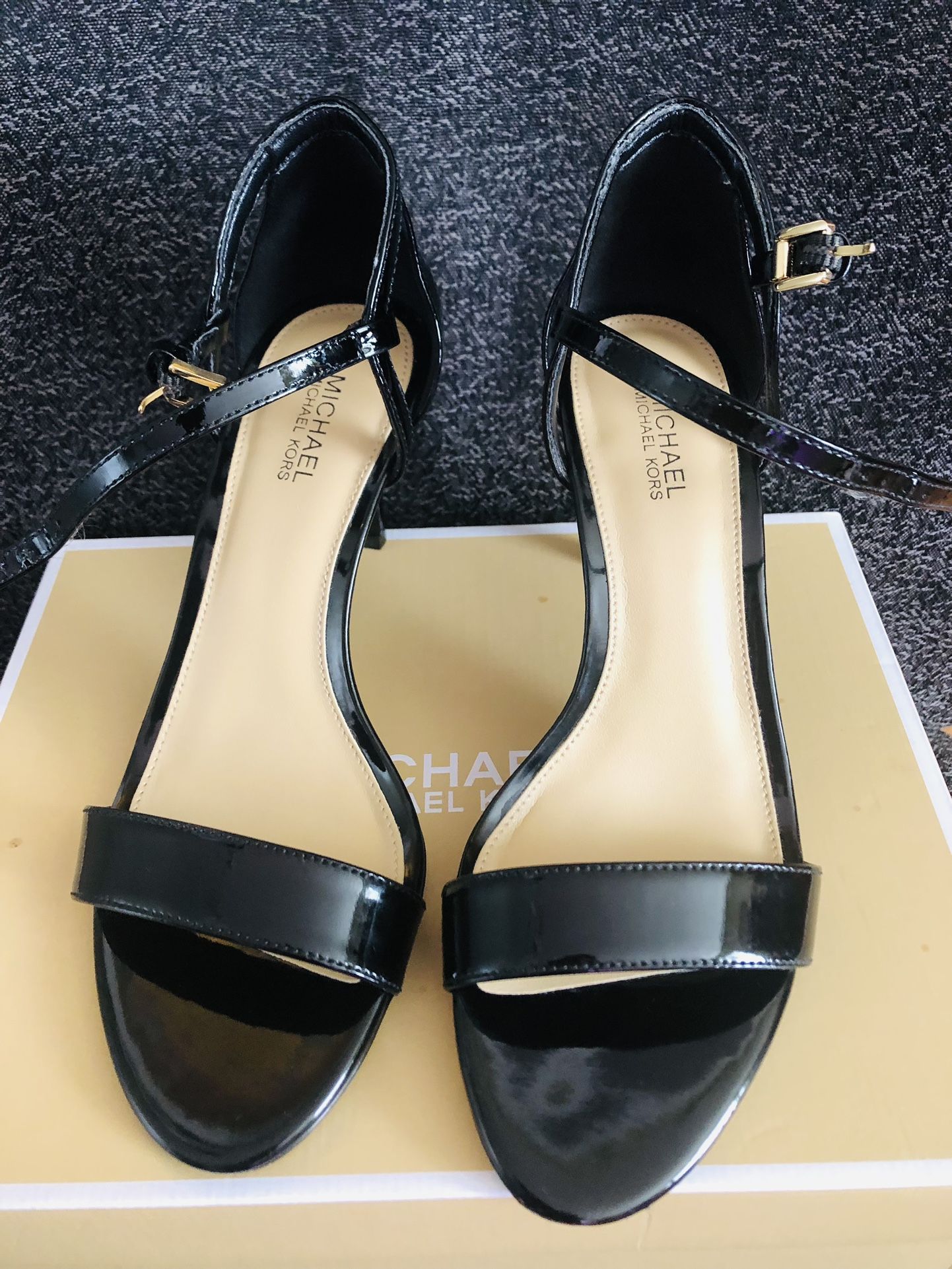 Woman Heels Black Size 6