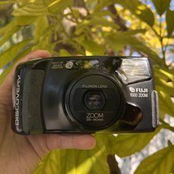 Fuji Discovery 1000 Zoom 35mm Point and Shoot Film Camera