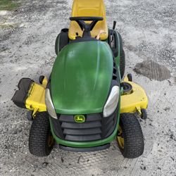 John Deere D140 Law Mower 