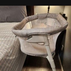 Halo Bedside Baby Bassinet 