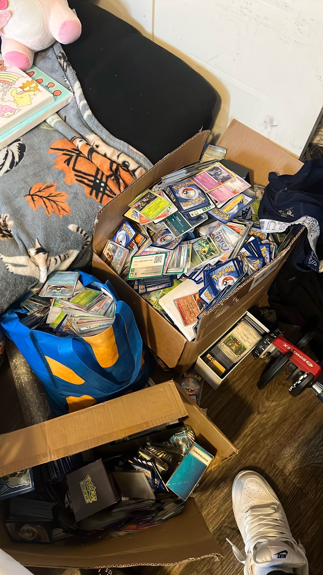insane amount of bulk pokemon cards