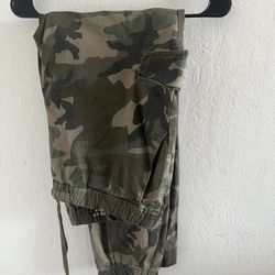 Size Large Camo Jogger Pants From PacSun 