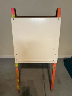 Art/Chalkboard Easel