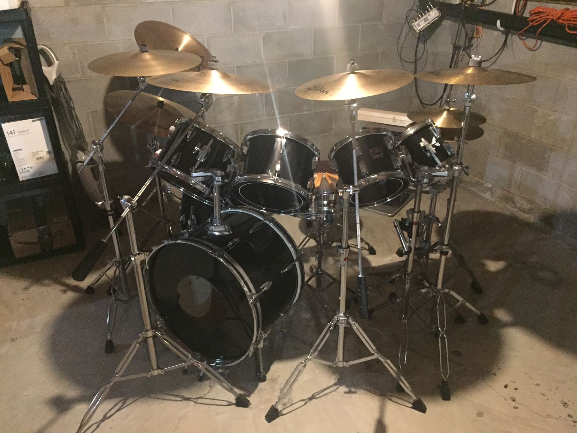 7 Piece Tama Drum Set With 7 Zildjian symbols 