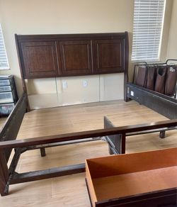King bed Frame