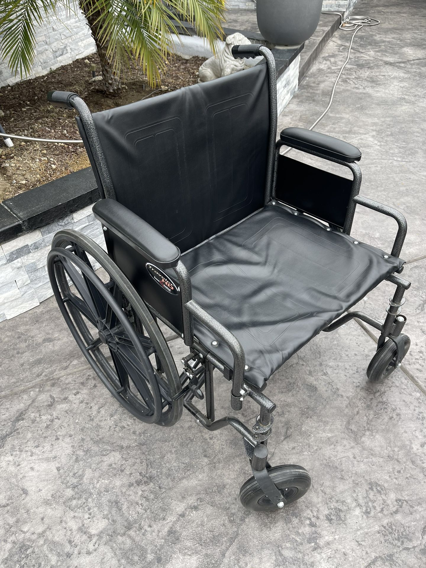 Everest & Jennings Traveler HD Wheelchair