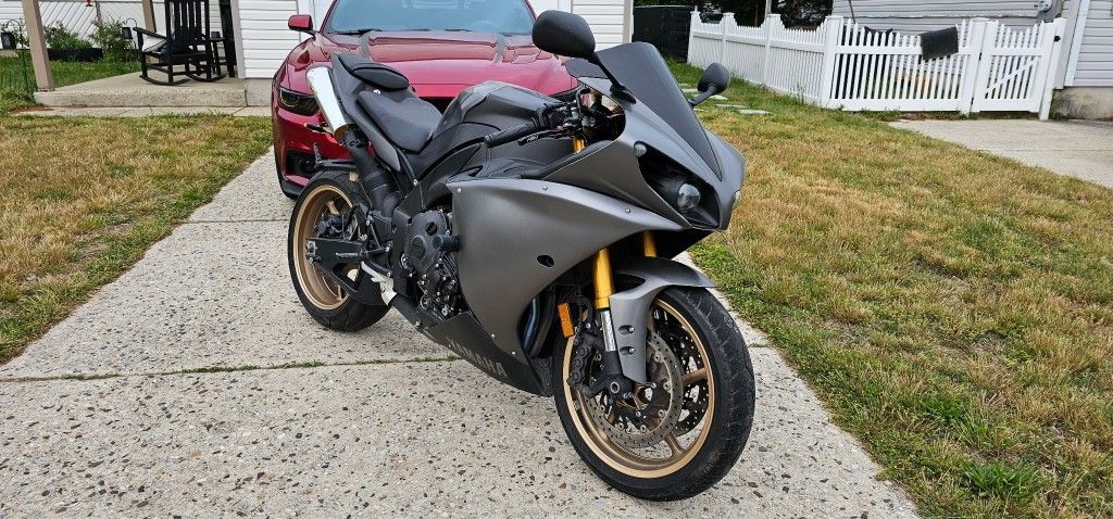 2014 Yamaha R1