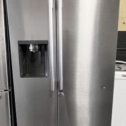 NEW LG Smart Refrigerator w/WATER+ICE 27cu.ft.