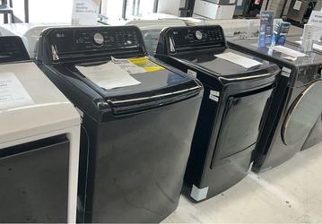 LABOR DAY WEEKEND SALE 🎆🥳 SAVE UP TO $1300 OFF MSRP on a Washer/Gas Dryer Set