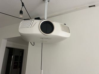 Epson Home Cinema 4010 4K HDR Projector + Remote + Ceiling Mount