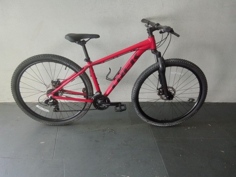 BICYCLE TREK 21 SPEED SIZE 29 BRAND NEW 