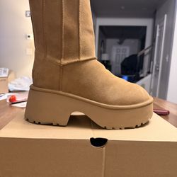 UGG Classic Twin Seam New Heights Boot Women’s 10. Worn Twice