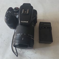 Fujifilm FinePix S200EXR Black 12.0 MP Digital Camera W/ Charger Tested Working!