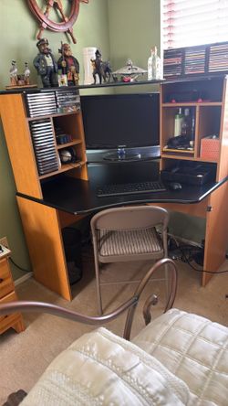 Desk - Cockpit corner style