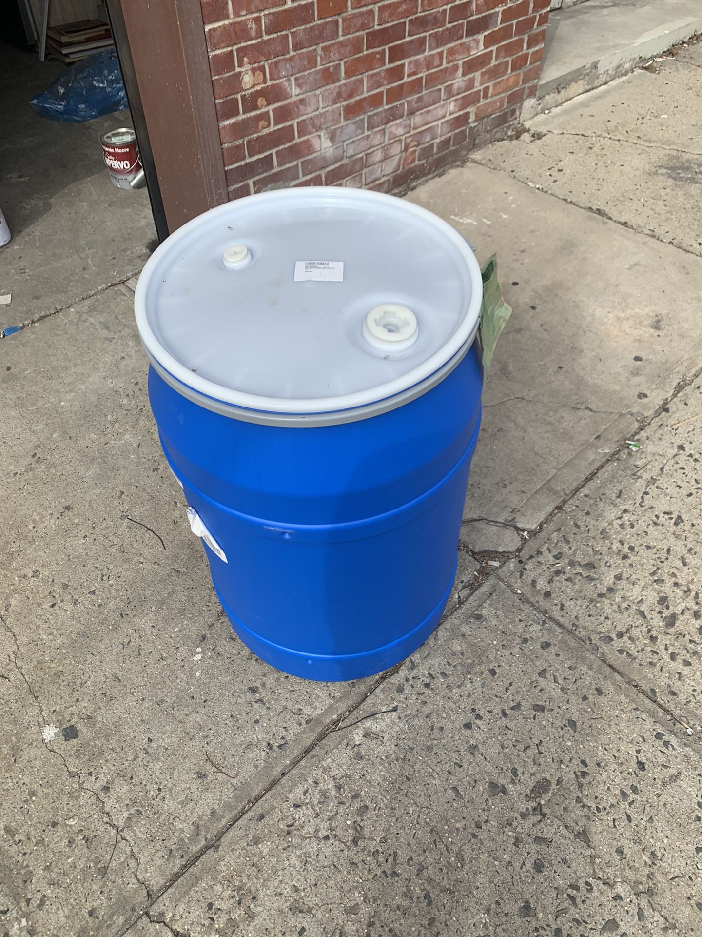 55 gallon drum with lid