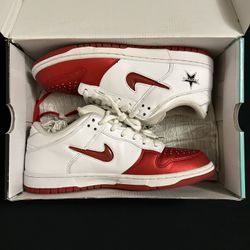 Nike SB Dunk Low Pro Supreme