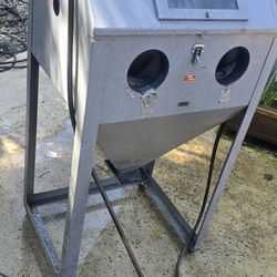 Dayton Sand Blast Cabinet 