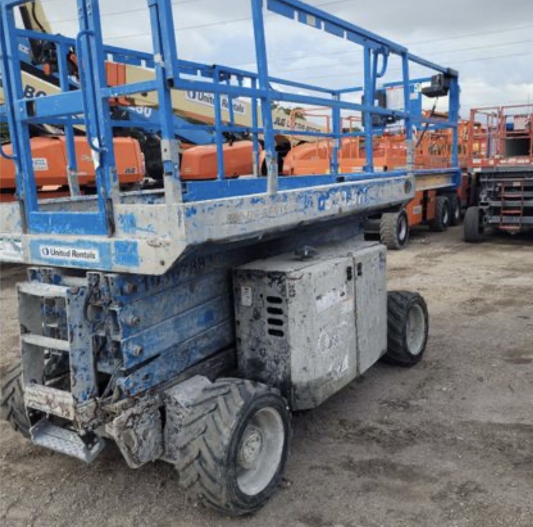 Rough Terrain Scissor List 33’