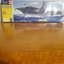 Great Christmas 🎄 Gift New In Box 📦 U.S.S ORISKANY Battleship Figurine Never Put Together 