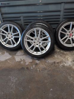 Helo Silver Wheels with Tires – Set of , 4