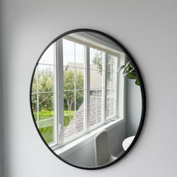 28" Round Black Metal Wall Mirror