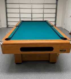 Imperial International 8-foot pool table