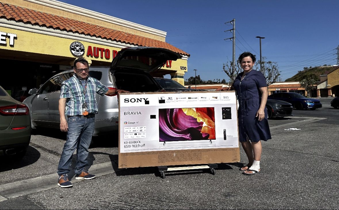 65 “ Sony Smart 4K BRAVIA HDR TV